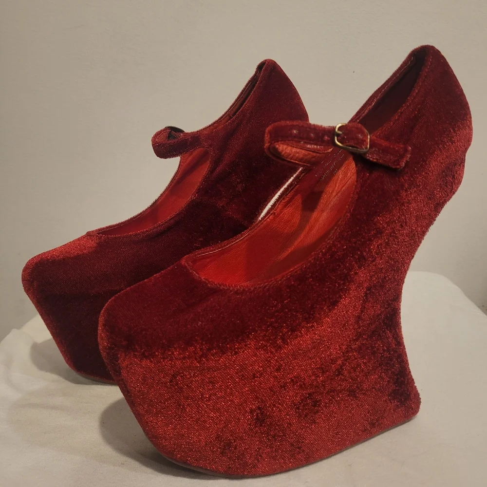 Jeffrey Campbell 
